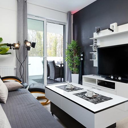 Platinium Apartment By Renters Prestige Rewal Luaran gambar