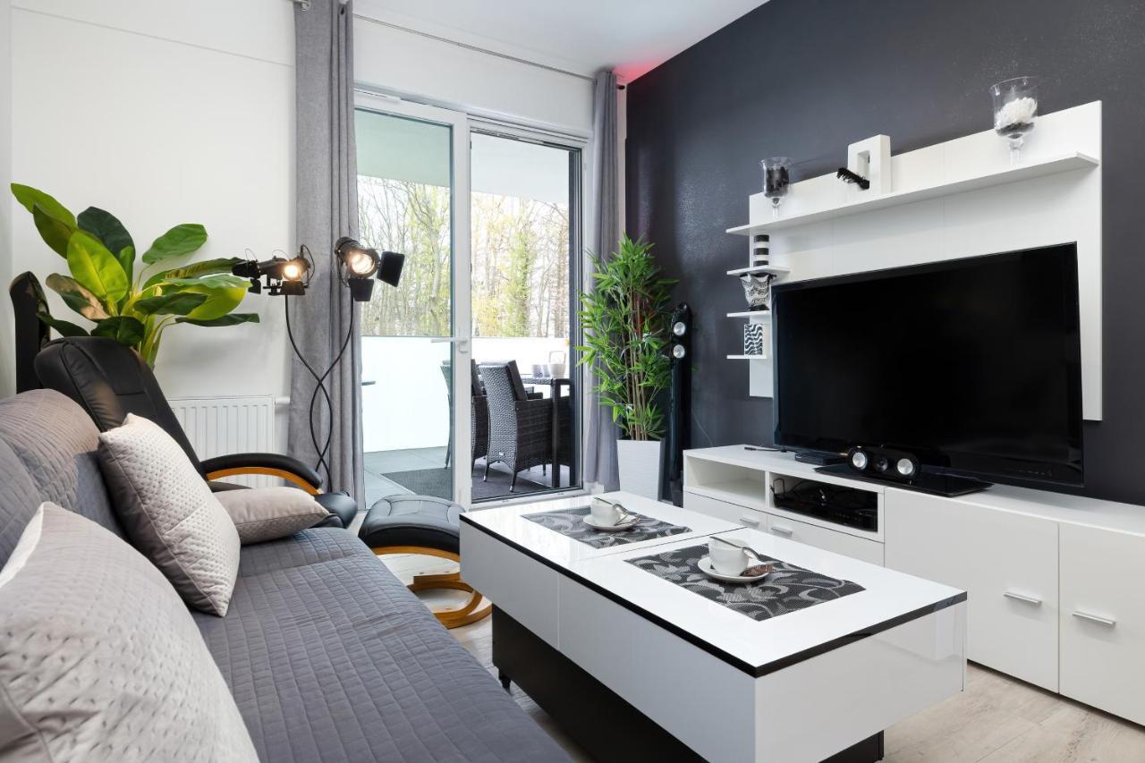 Platinium Apartment By Renters Prestige Rewal Luaran gambar
