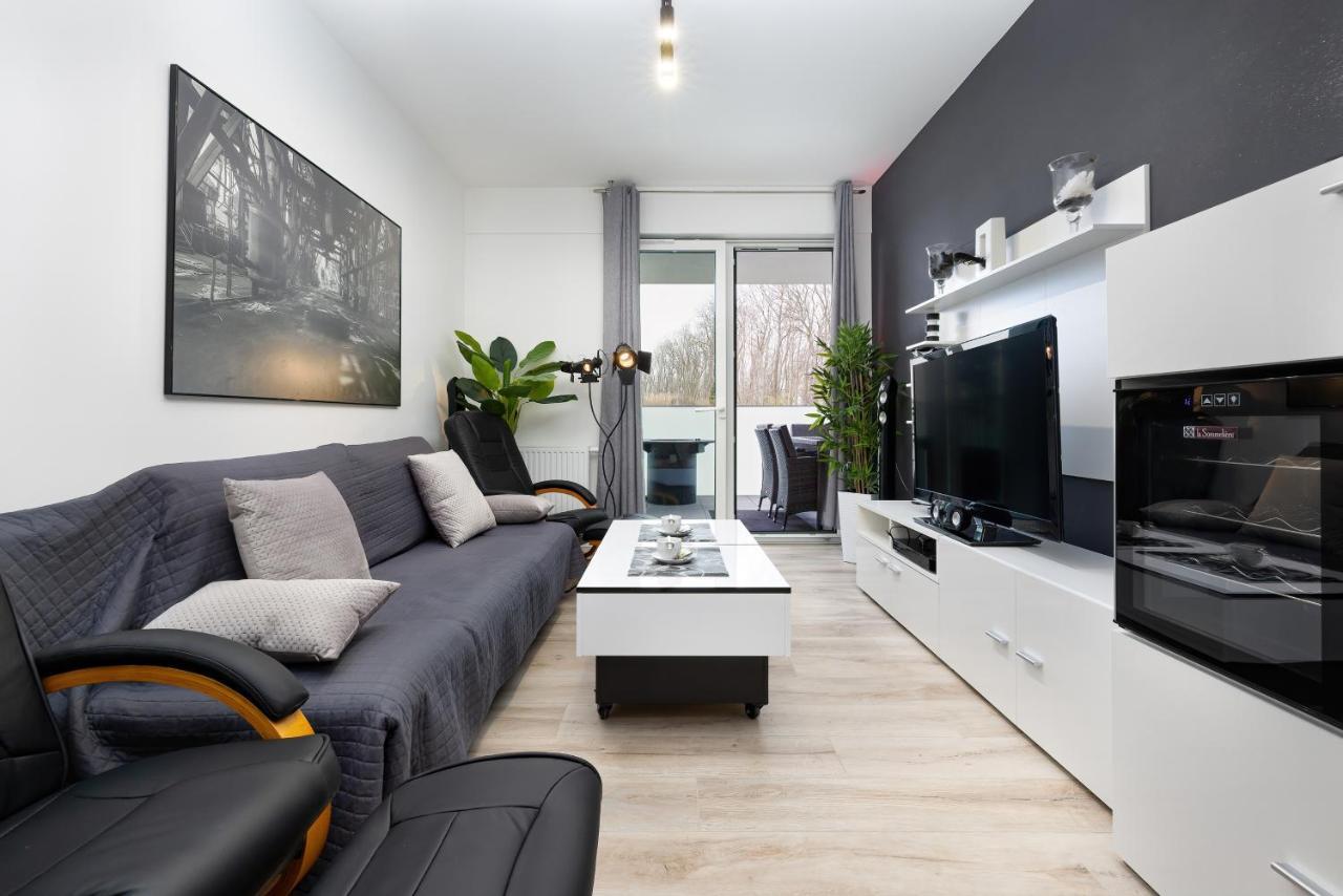 Platinium Apartment By Renters Prestige Rewal Luaran gambar