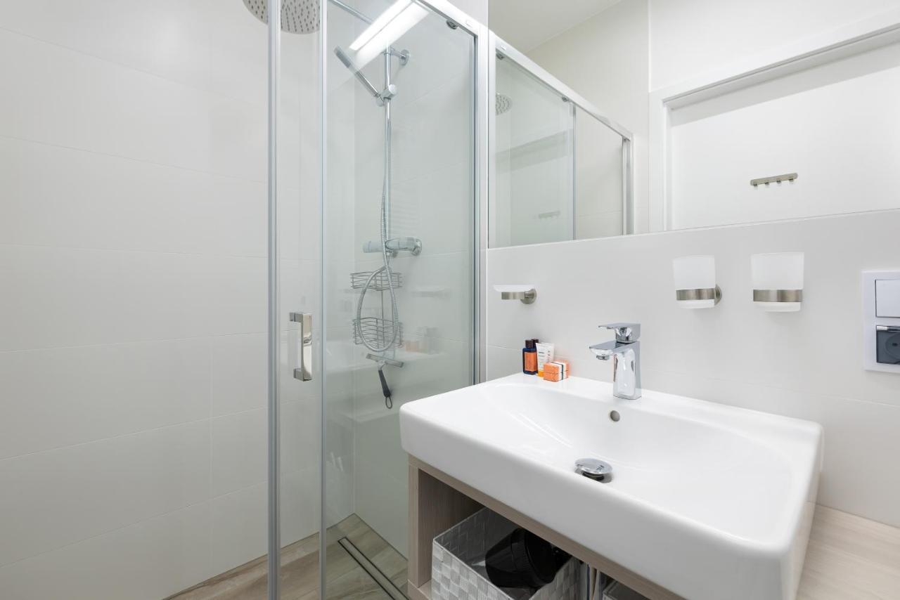 Platinium Apartment By Renters Prestige Rewal Luaran gambar