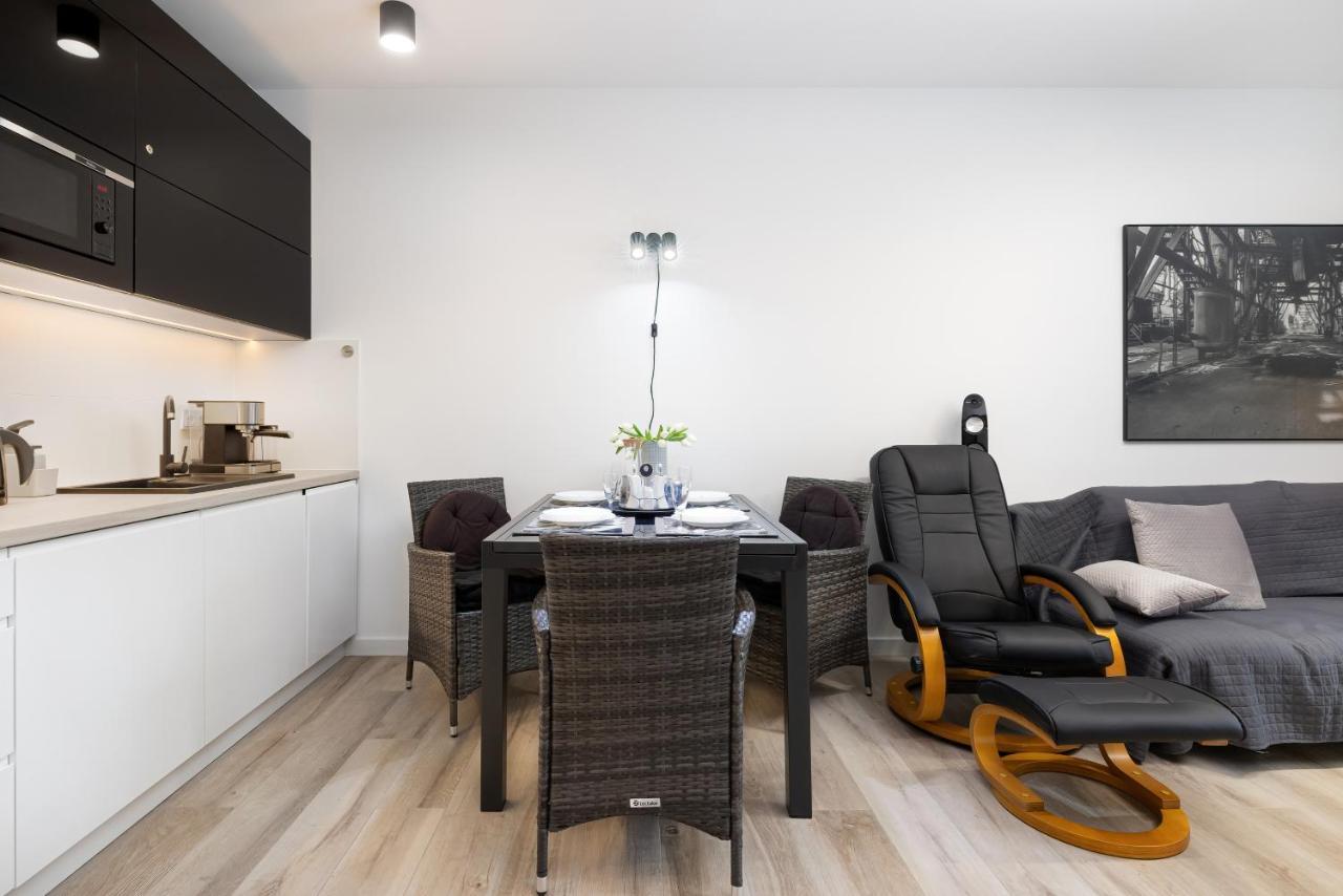 Platinium Apartment By Renters Prestige Rewal Luaran gambar