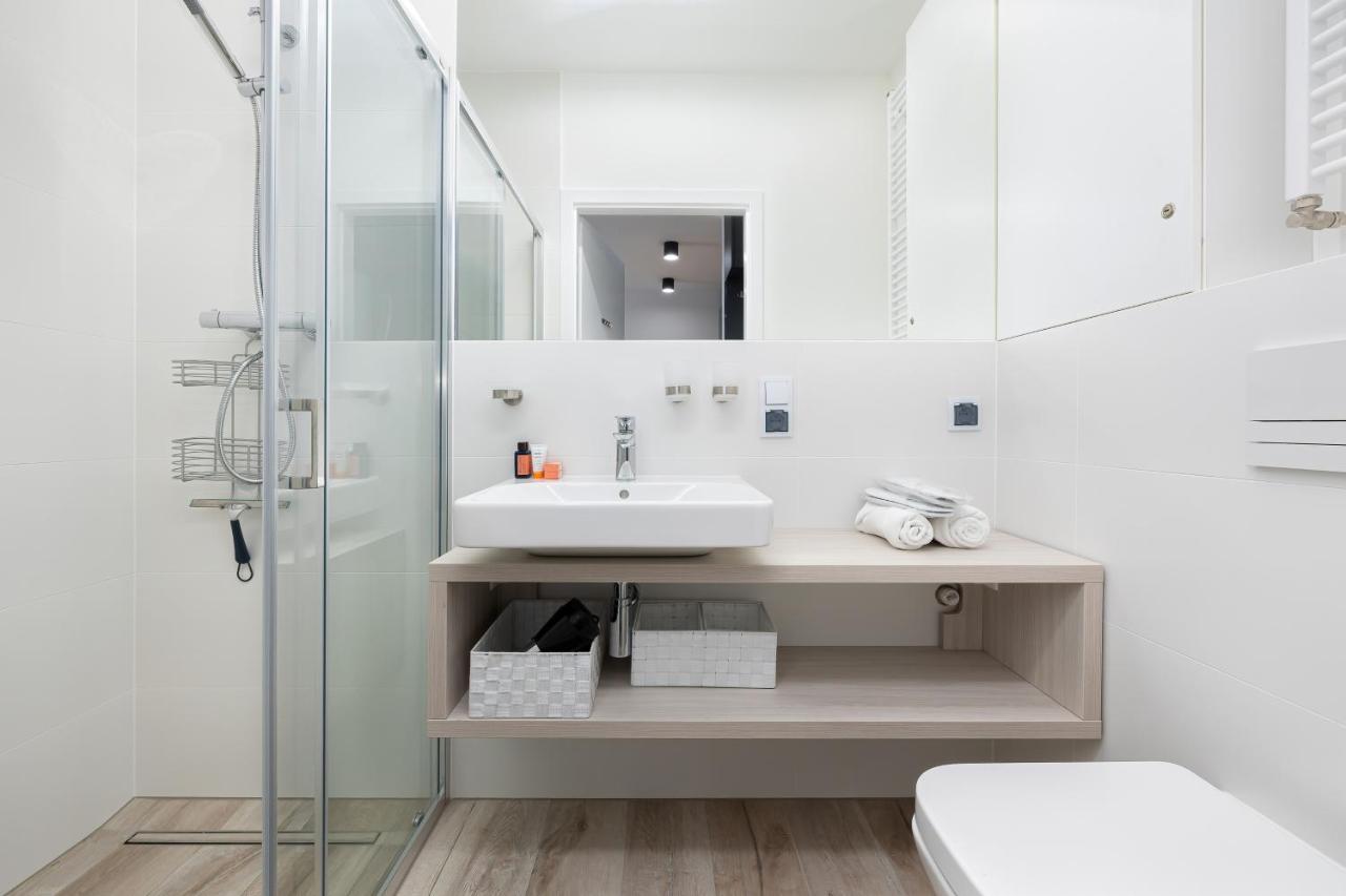 Platinium Apartment By Renters Prestige Rewal Luaran gambar